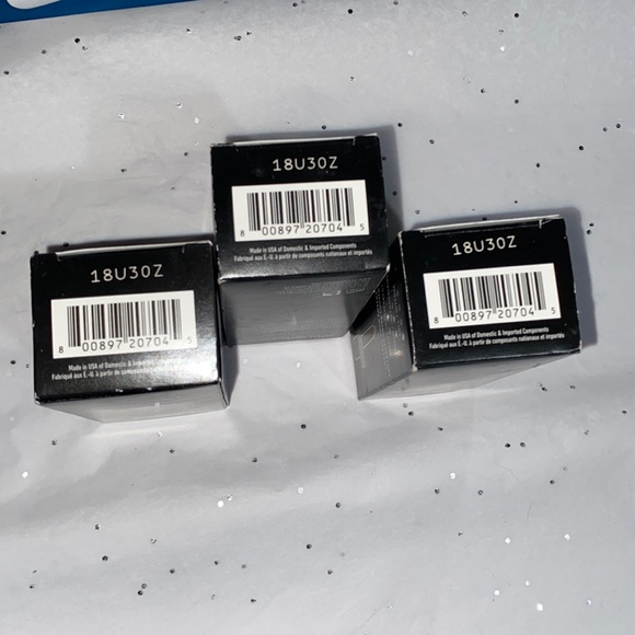 3 NYX Professional Makeup Total Control Pro Drop Foundation TCPDF19 Mocha - Picture 2 of 4